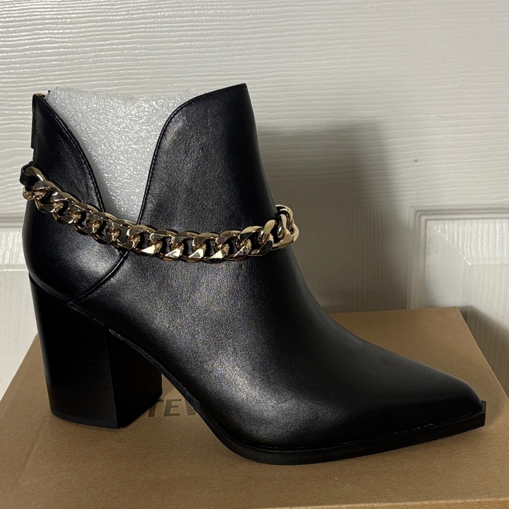Steve Madden Cedar Black Leather Western Ankle Boots Size 9 New In Box